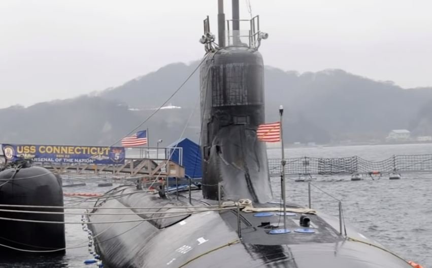  sottomarino USS Connecticut adamage