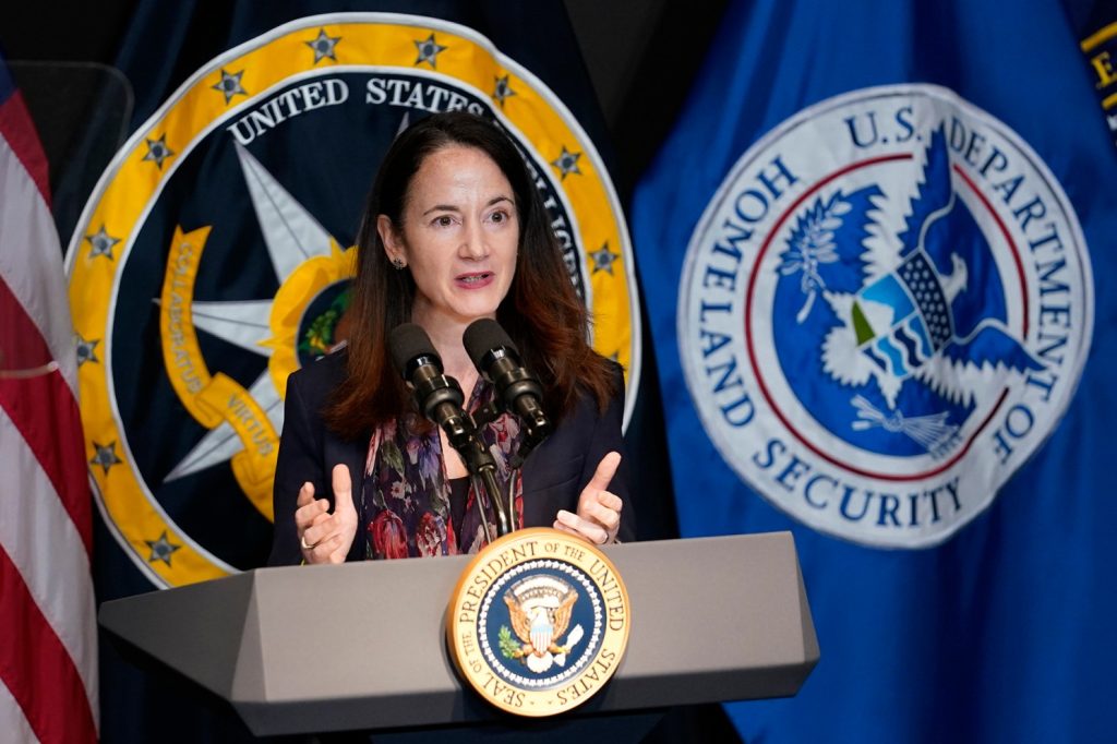 Avril Haines capo delle Agenzie spionistiche USA: gli UAP potrebbero essere alieni