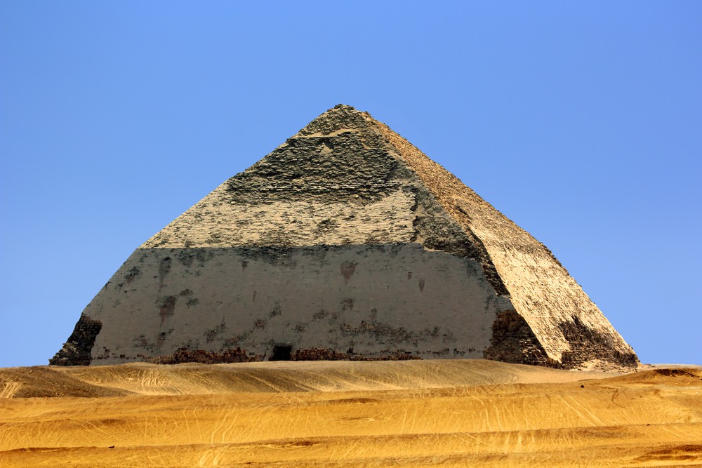 Il recupero di un UFO vicino alla piramide di Snefru?