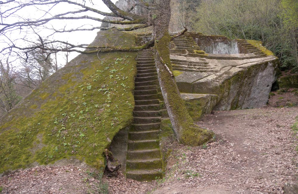 La misteriosa piramide etrusca di Bomarzo